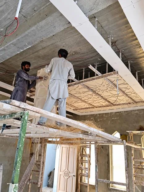 Installation of decorative ceiling components